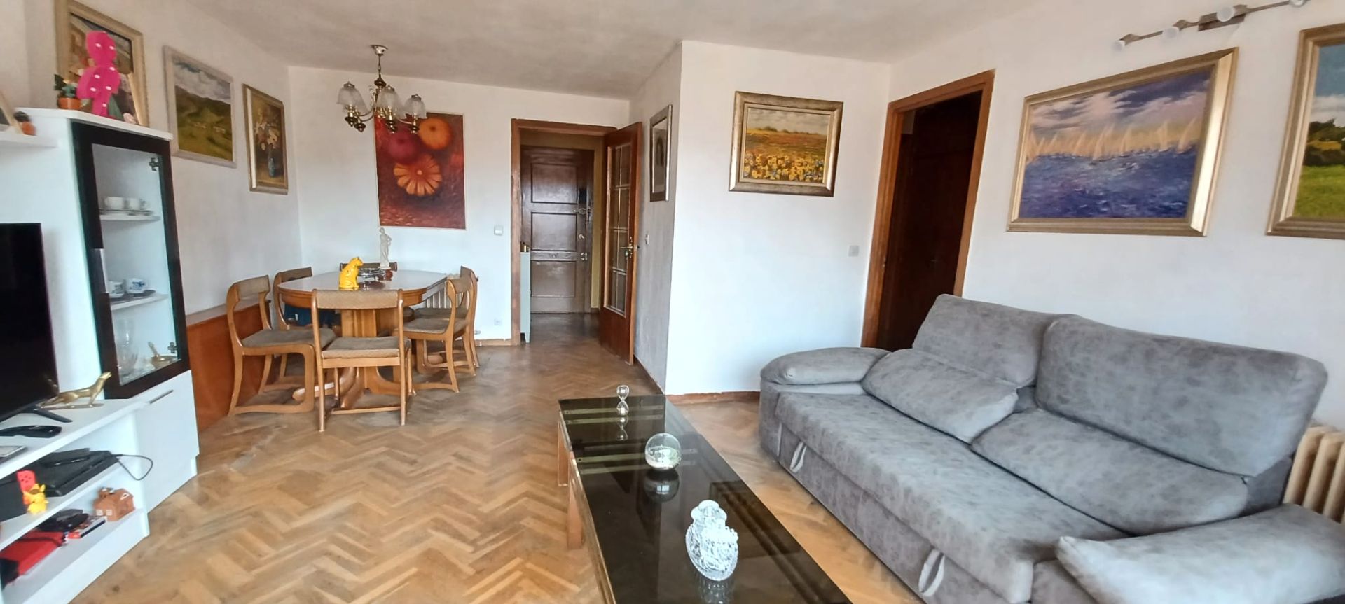 Sala d'estar de Pis en venda en  Madrid Capital amb Calefacció, Parquet i Terrassa