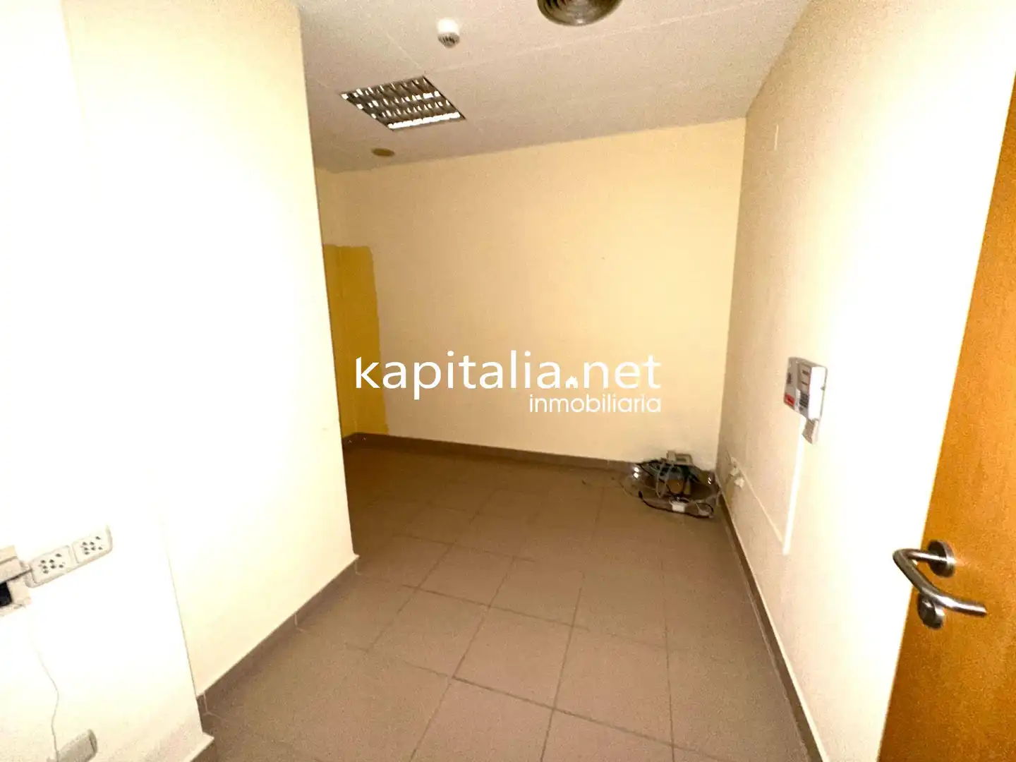 Business premises for sale in Sant Josep - Zona Hospital, imagen 3