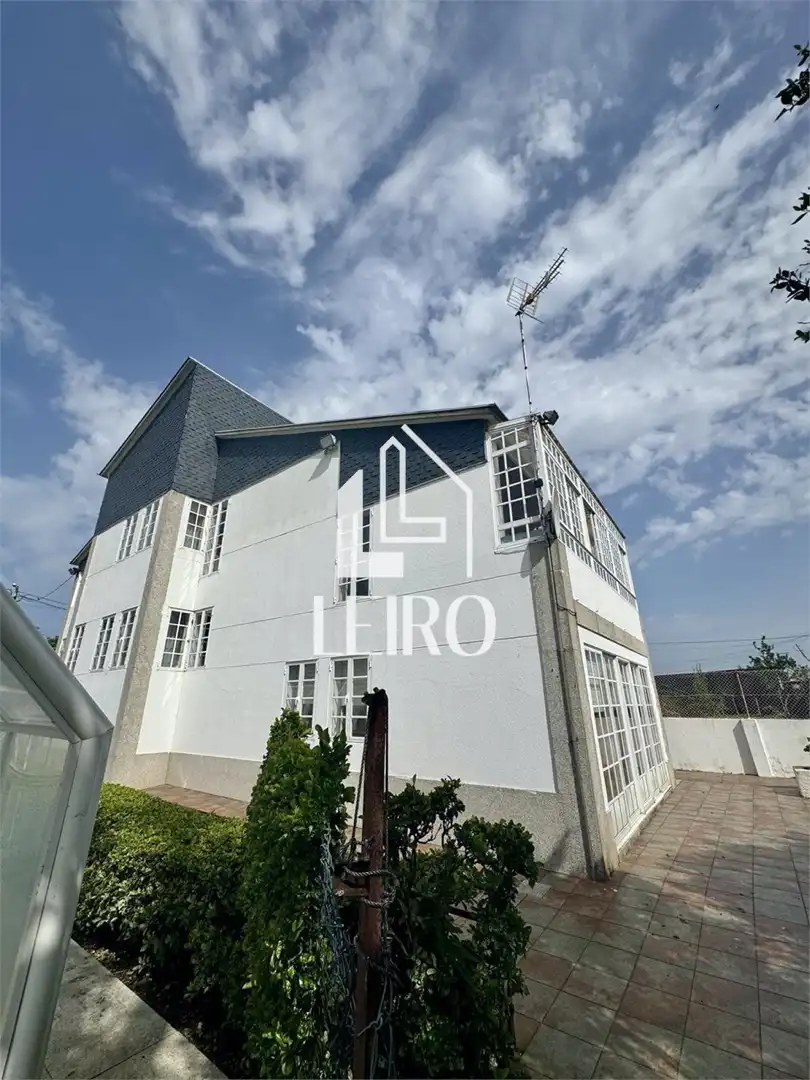 Vista exterior de Casa o chalet en venta en A Illa de Arousa  con Calefacción, Jardín privado y Parquet