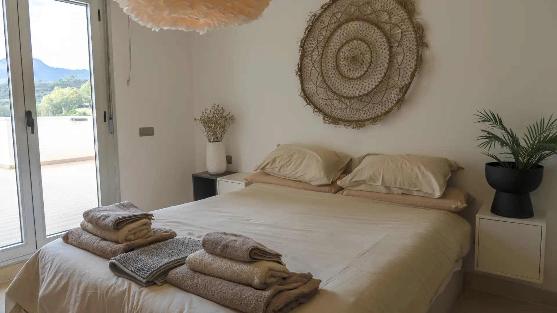 Habitación de Planta baja en venta en Benahavís con Aire acondicionado, Terraza y Trastero