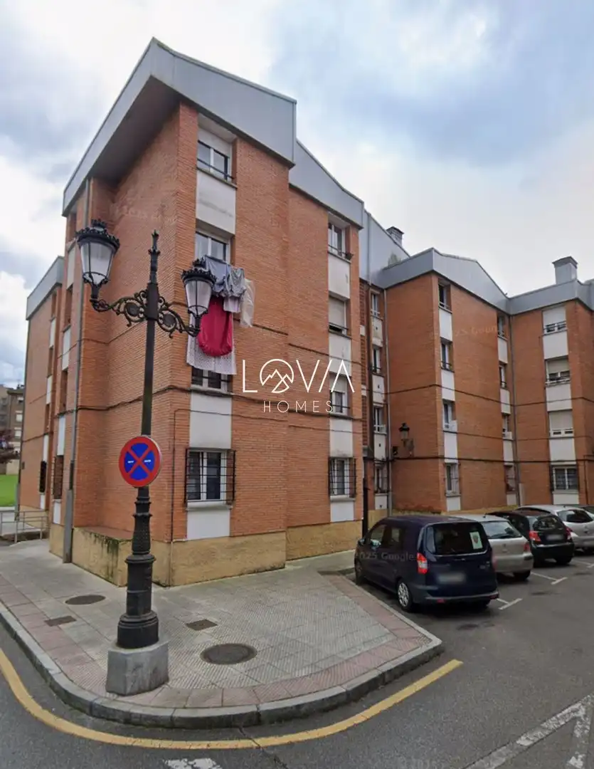Vista exterior de Pis en venda en Oviedo 