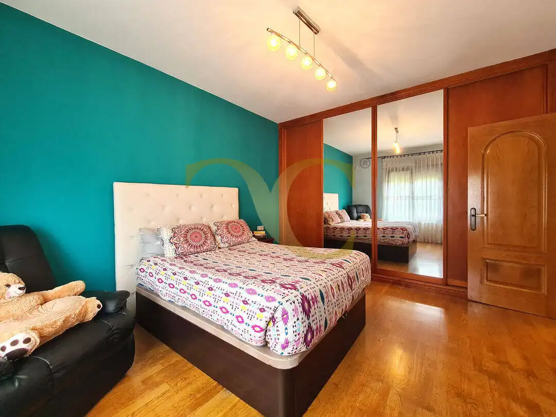 Bedroom of Houses for sale in Gijón   with Heating, Private garden and Terrace
