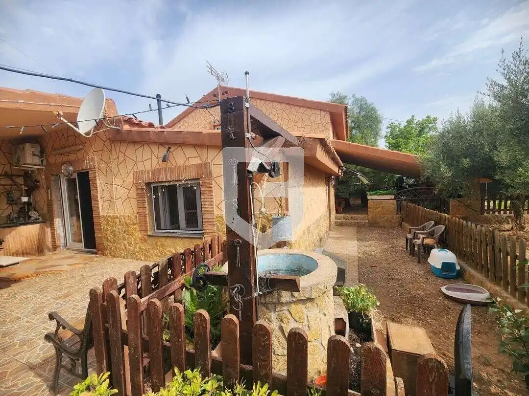 Vista exterior de Casa o xalet en venda en Vilafamés amb Aire condicionat, Calefacció i Jardí privat