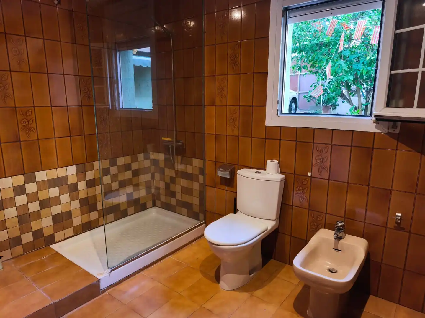 Badezimmer von Haus oder Chalet zum Verkauf in Blanes mit Heizung, Privatgarten und Terrasse