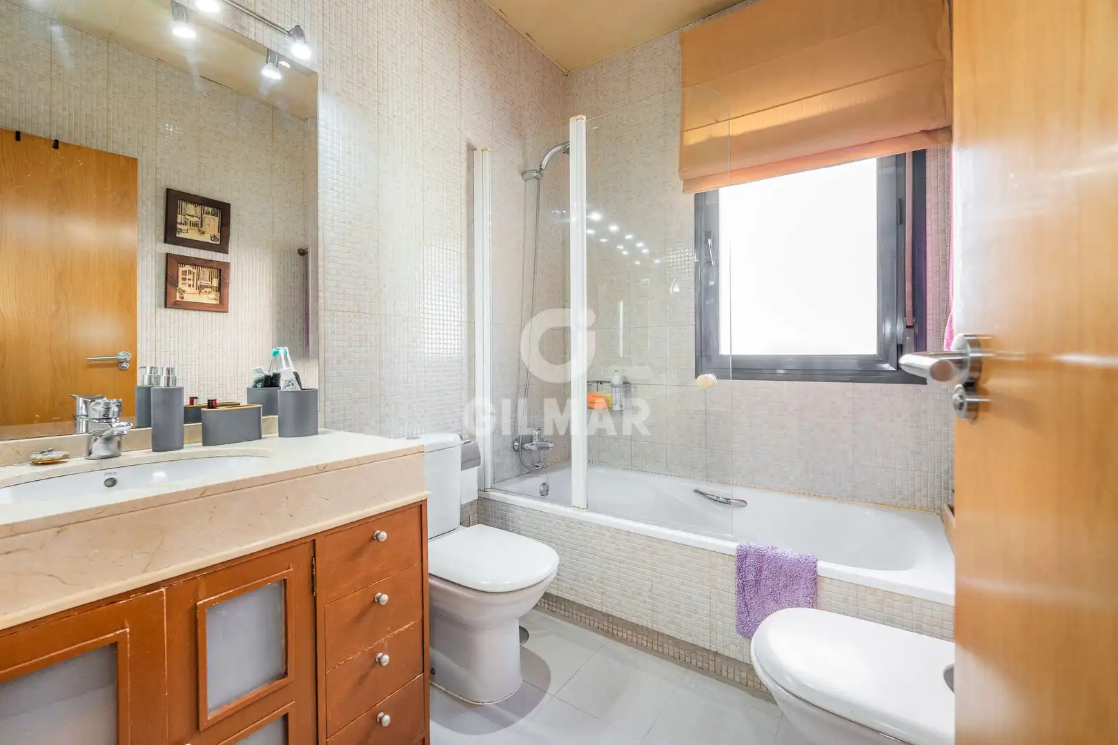 Bathroom of Duplexes for sale in Madrid  with Heating and Balcony