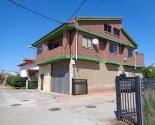 Vista exterior de Casa o xalet en venda en Uruñuela amb Calefacció, Parquet i Terrassa