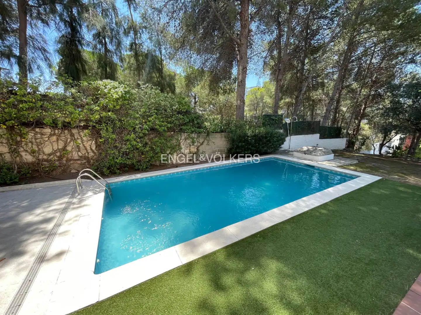 Piscina de Casa o xalet en venda en Salou amb Aire condicionat, Calefacció i Jardí privat
