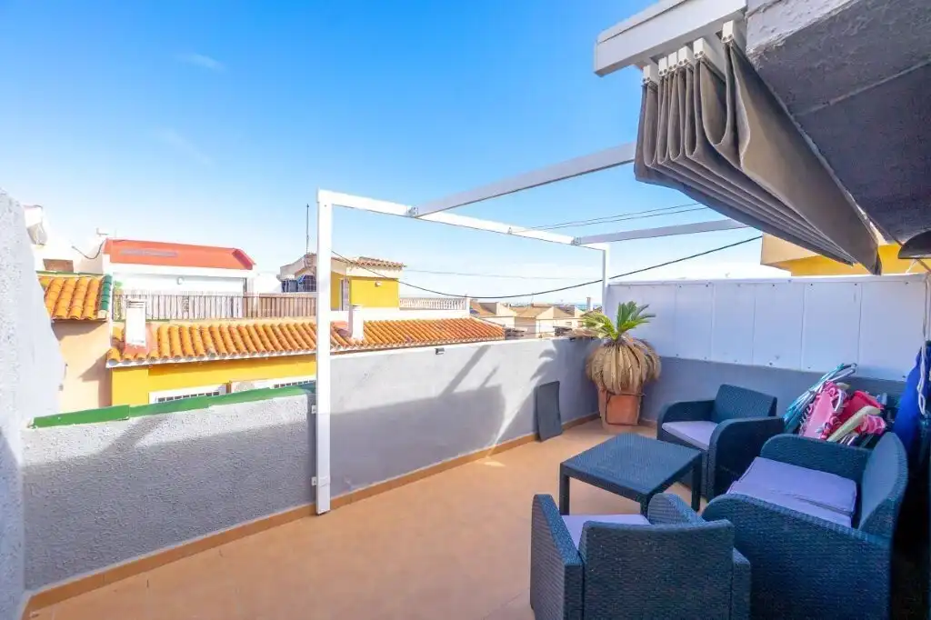 Terrasse von Country house zum Verkauf in Torrevieja mit Klimaanlage, Privatgarten und Möbliert