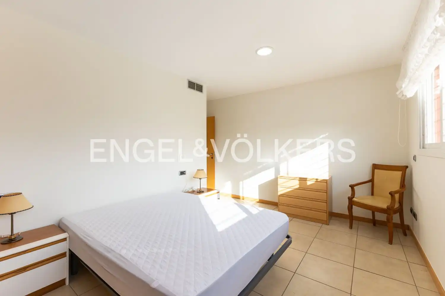 Bedroom of Detached homes for rent in Castellón de la Plana / Castelló de la Plana  with Air Conditioner, Heating and Private garden