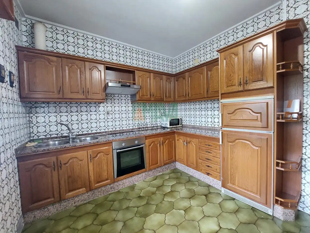 Cocina de Casa o chalet en venta en Ourense Capital  con Calefacción y Jardín privado