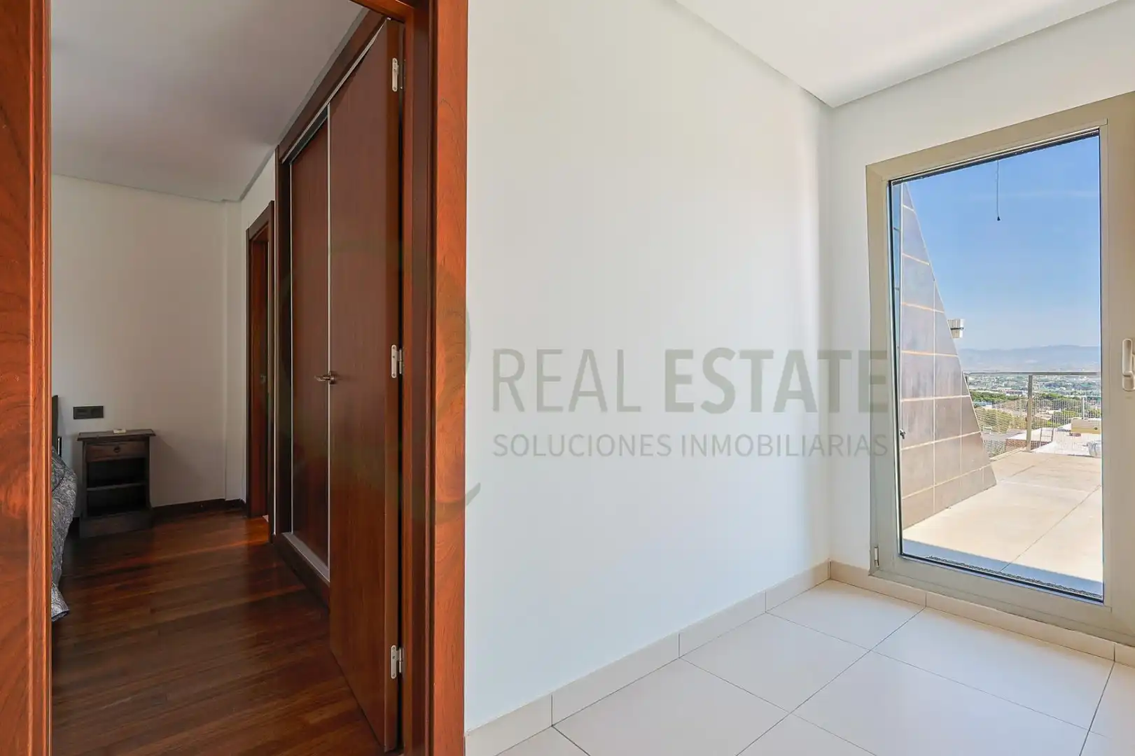Dormitori de Casa o xalet en venda en Alicante / Alacant amb Aire condicionat, Calefacció i Jardí privat
