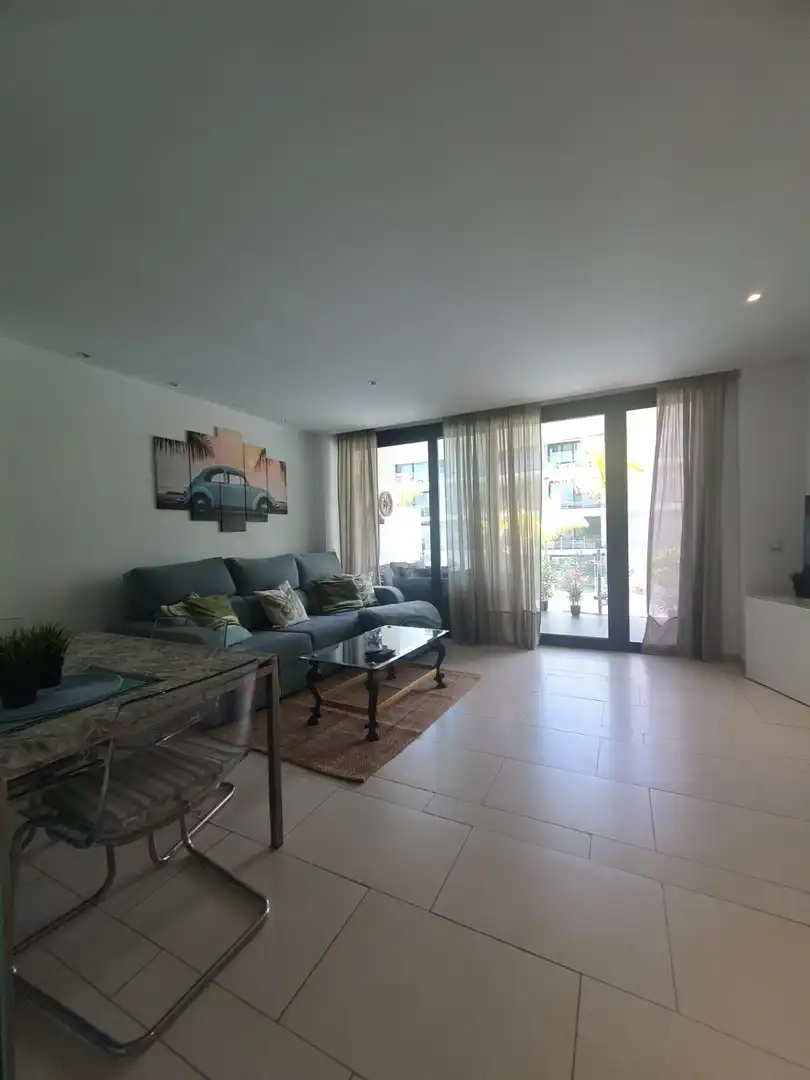 Sala d'estar de Apartament de lloguer en Arona amb Aire condicionat, Terrassa i Moblat