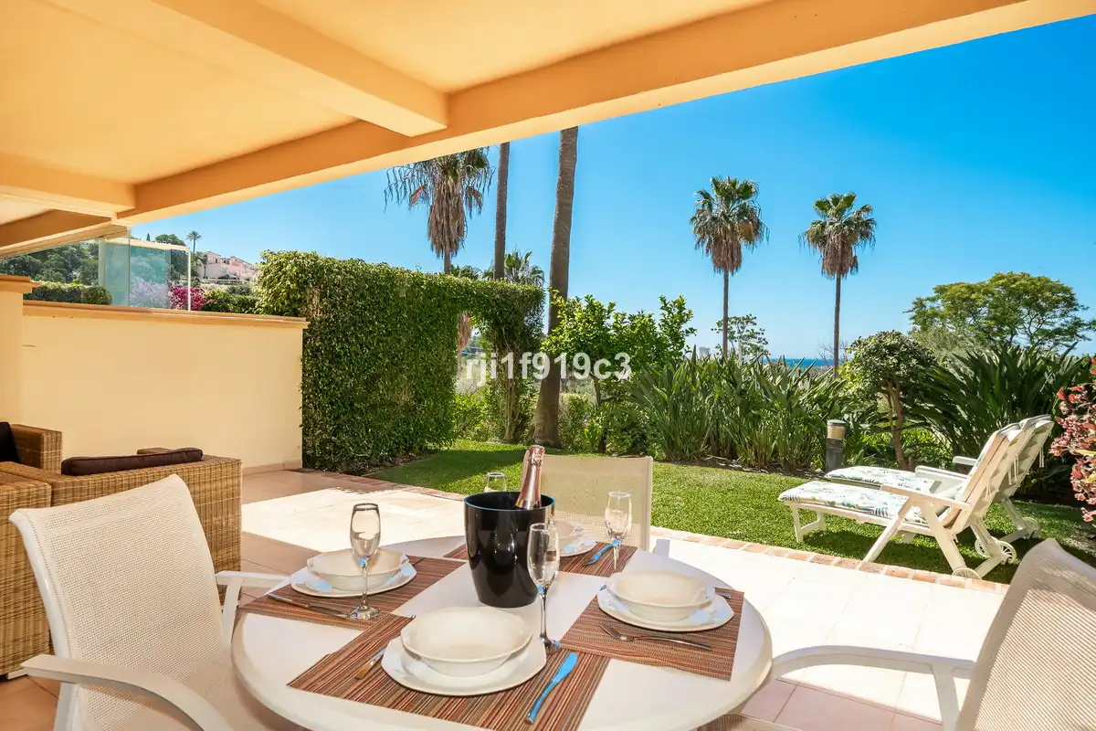 Flat with lift for sale in Elviria - Cabopino