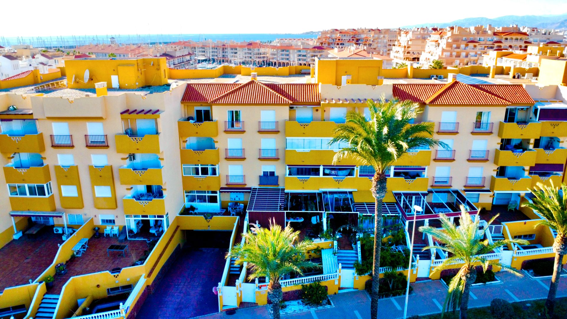 Vista exterior de Planta baixa en venda en El Ejido amb Aire condicionat, Jardí privat i Terrassa