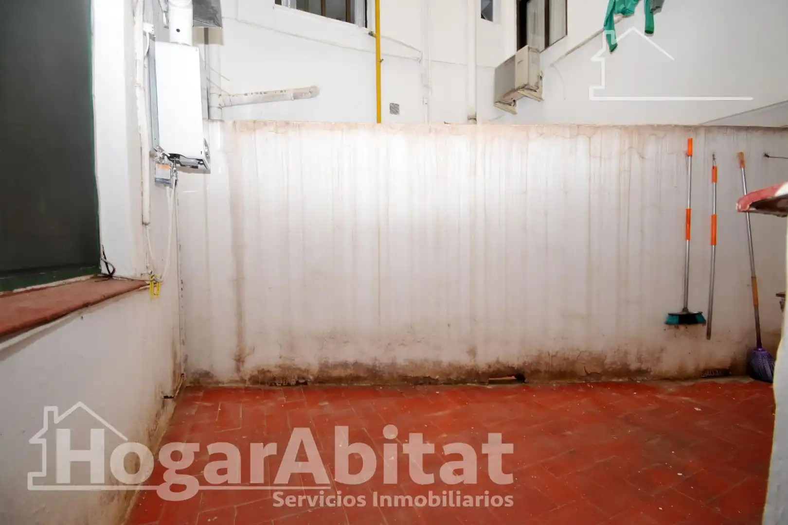 Piso en venta en Valencia con Aire acondicionado, Terraza y Trastero
