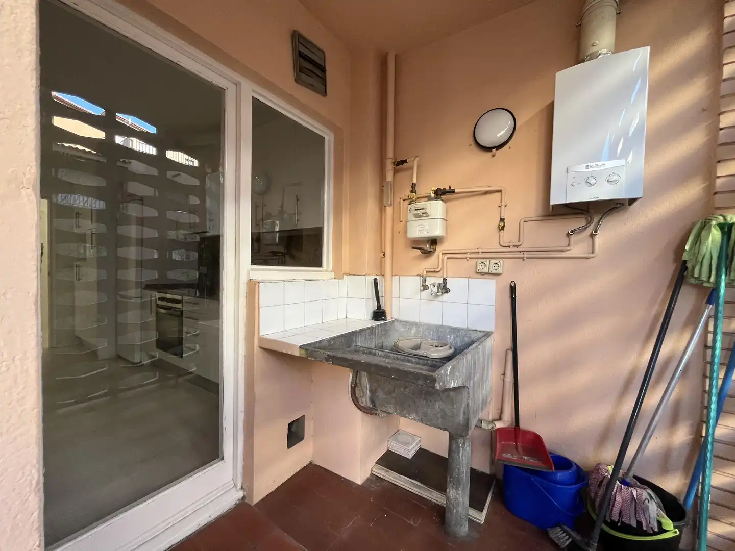 Küche von Wohnung zum Verkauf in Girona mit Heizung und Parkett