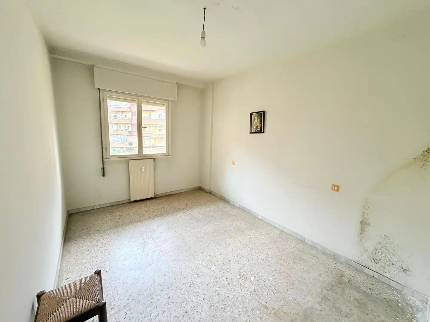 Dormitori de Pis en venda en Oviedo  amb Jardí privat, Terrassa i Balcó