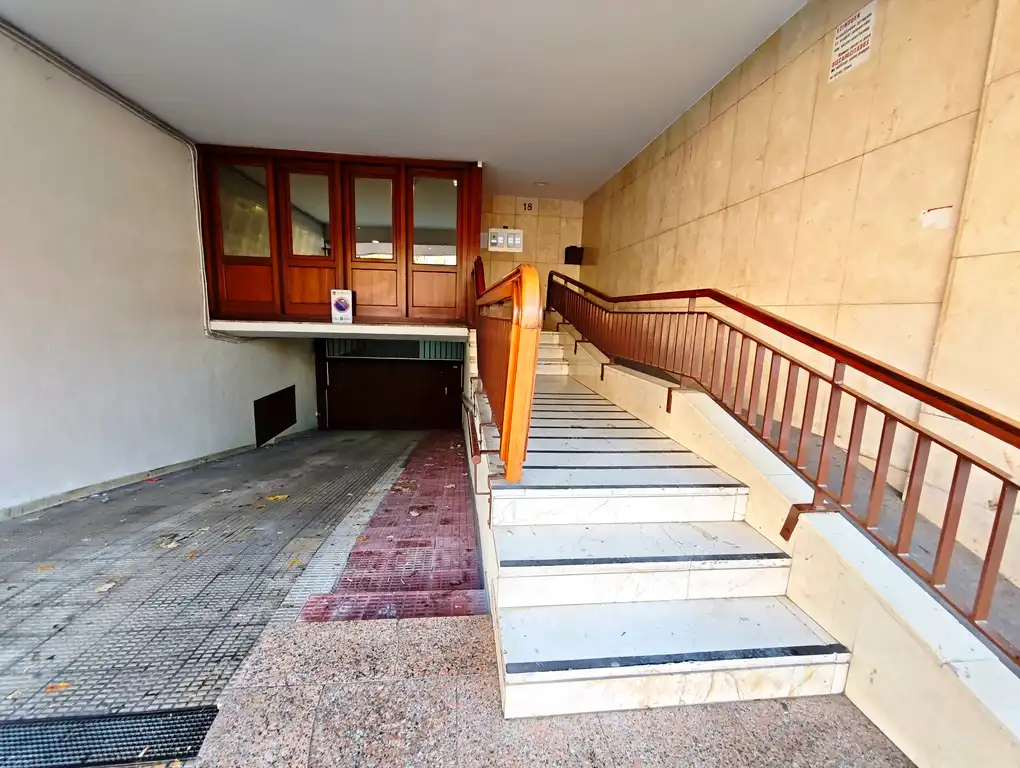 Piso con ascensor en venta en Zumalakarregi Kalea 18, imagen 2
