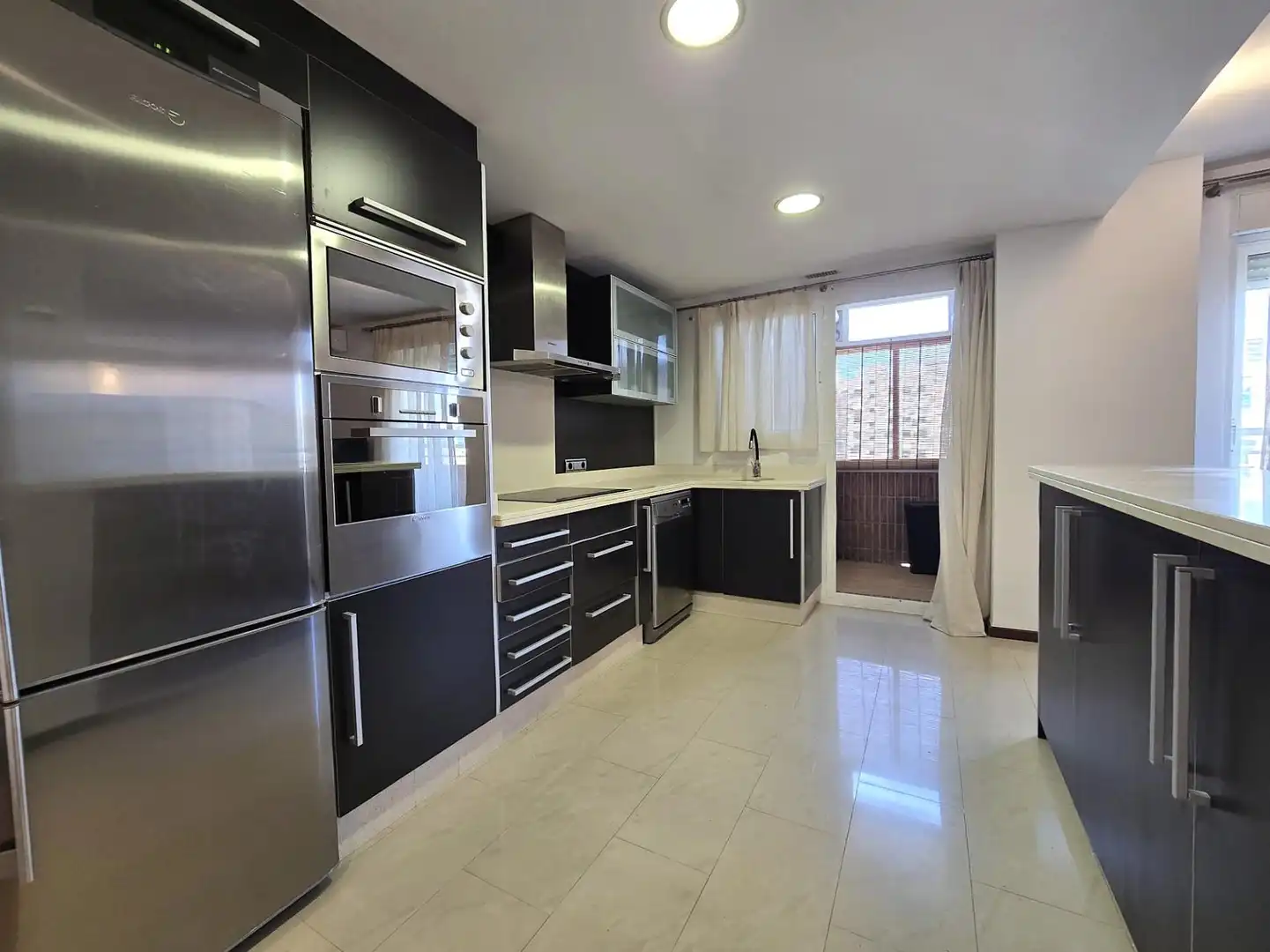 Kitchen of Flat for sale in Valencia  with Air Conditioner, Heating and Parquet flooring