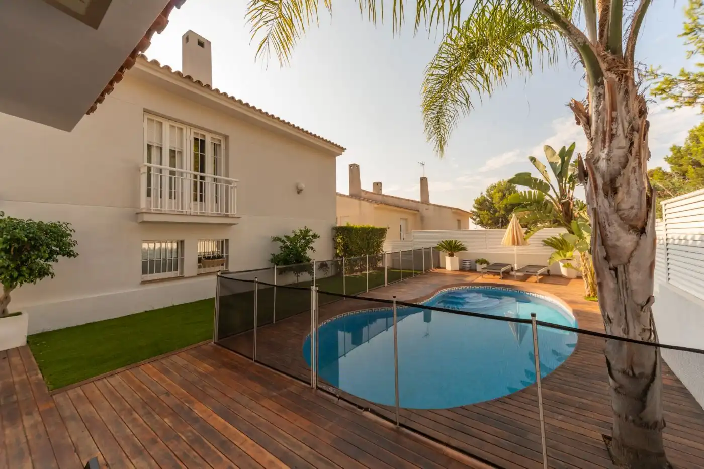 Piscina de Casa o chalet en venta en Montornés - Las Palmas - El Refugio