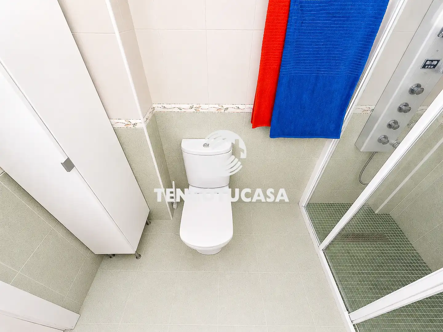Bathroom of Flat for sale in Madrid