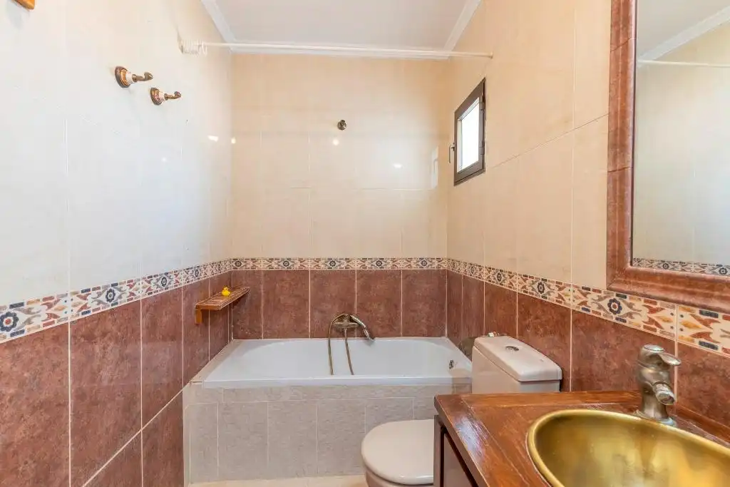 Bany de Casa o xalet en venda en Albolote amb Aire condicionat, Balcó i Piscina comunitària
