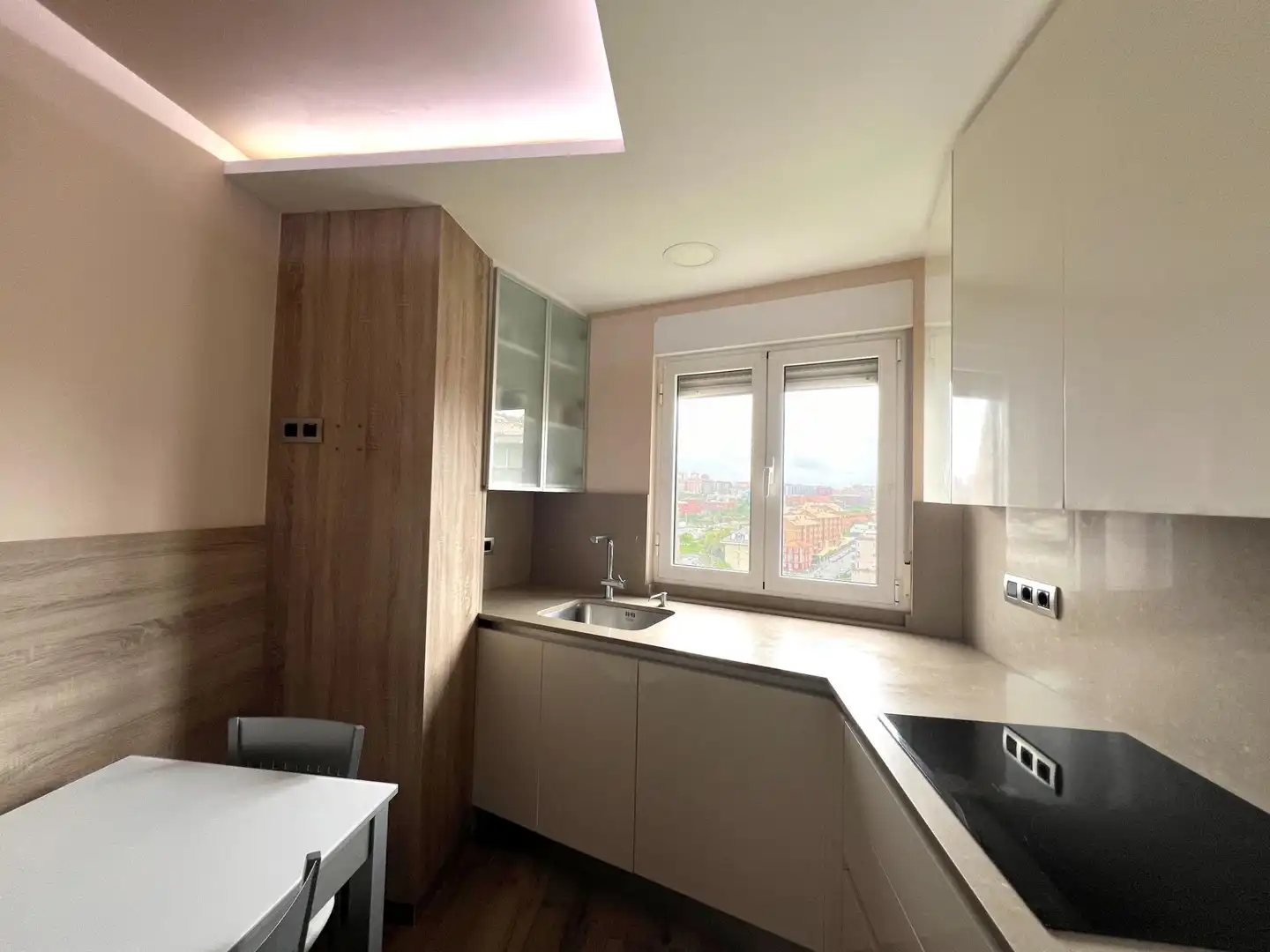 Flat for rent in Avenida CANTABRIA, Valdenoja