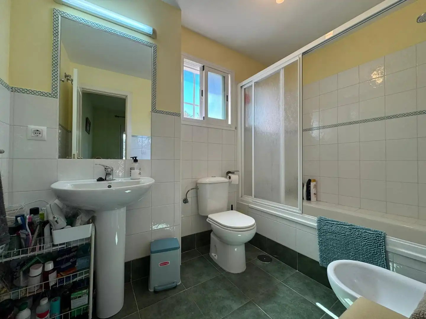 Bathroom of Apartments for sale in Rota  with Air Conditioner, Private garden and Terrace