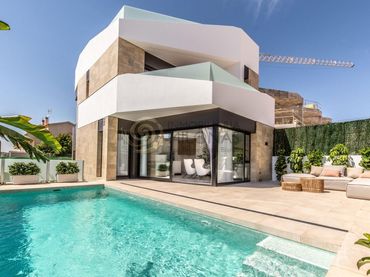 Xalet amb piscina en venda a Orihuela Costa