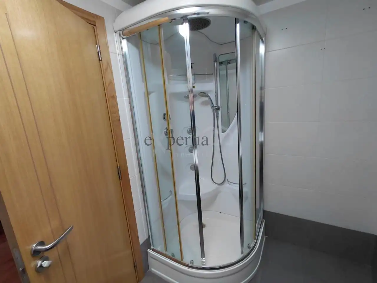 Bathroom of Flat for sale in A Pobra do Caramiñal  with Heating and Storage room