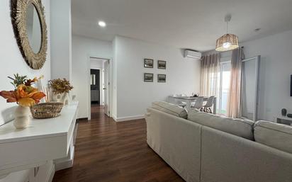 Living room of Flat to rent in Jerez de la Frontera  with Air Conditioner, Parquet flooring and Balcony