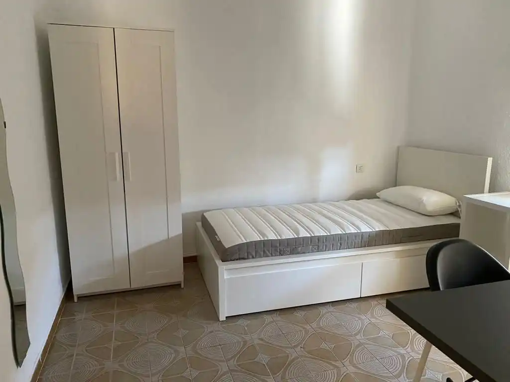 Bedroom of Flat for rent in Granada  with Air Conditioner, Heating and Furnished
