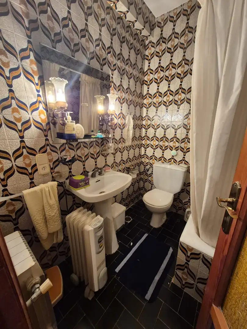 Baño de Piso en venta en El Barraco  con Calefacción, Terraza y Amueblado