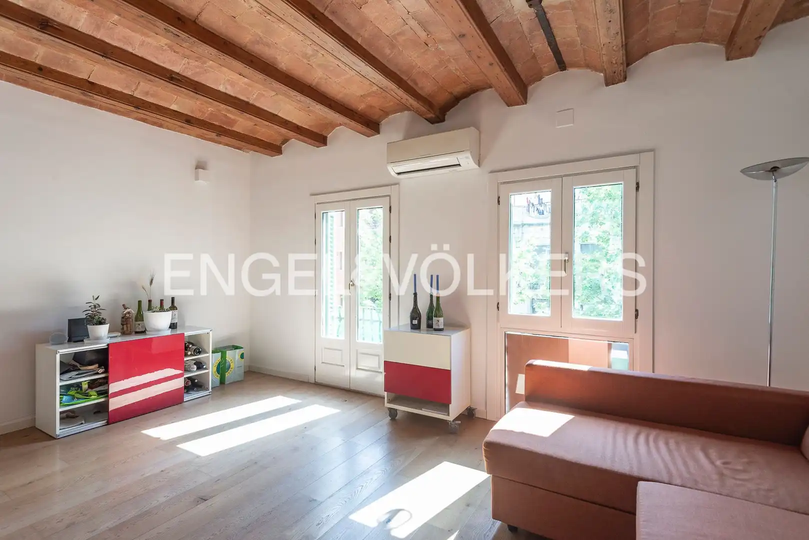 Wohnzimmer von Dachboden zum Verkauf in  Barcelona Capital mit Klimaanlage, Heizung und Balkon