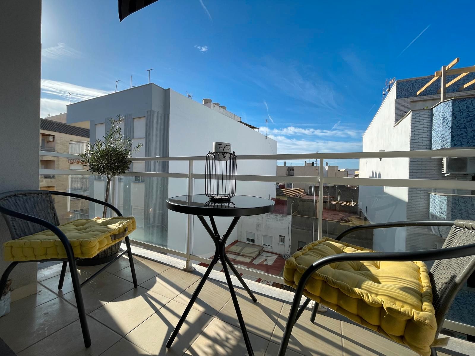 Terrassa de Apartament de lloguer en Moncofa amb Aire condicionat, Moblat i Forn