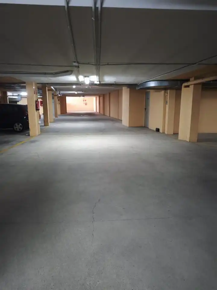 Parking de Piso en venta en Plasencia con Aire acondicionado, Terraza y Amueblado