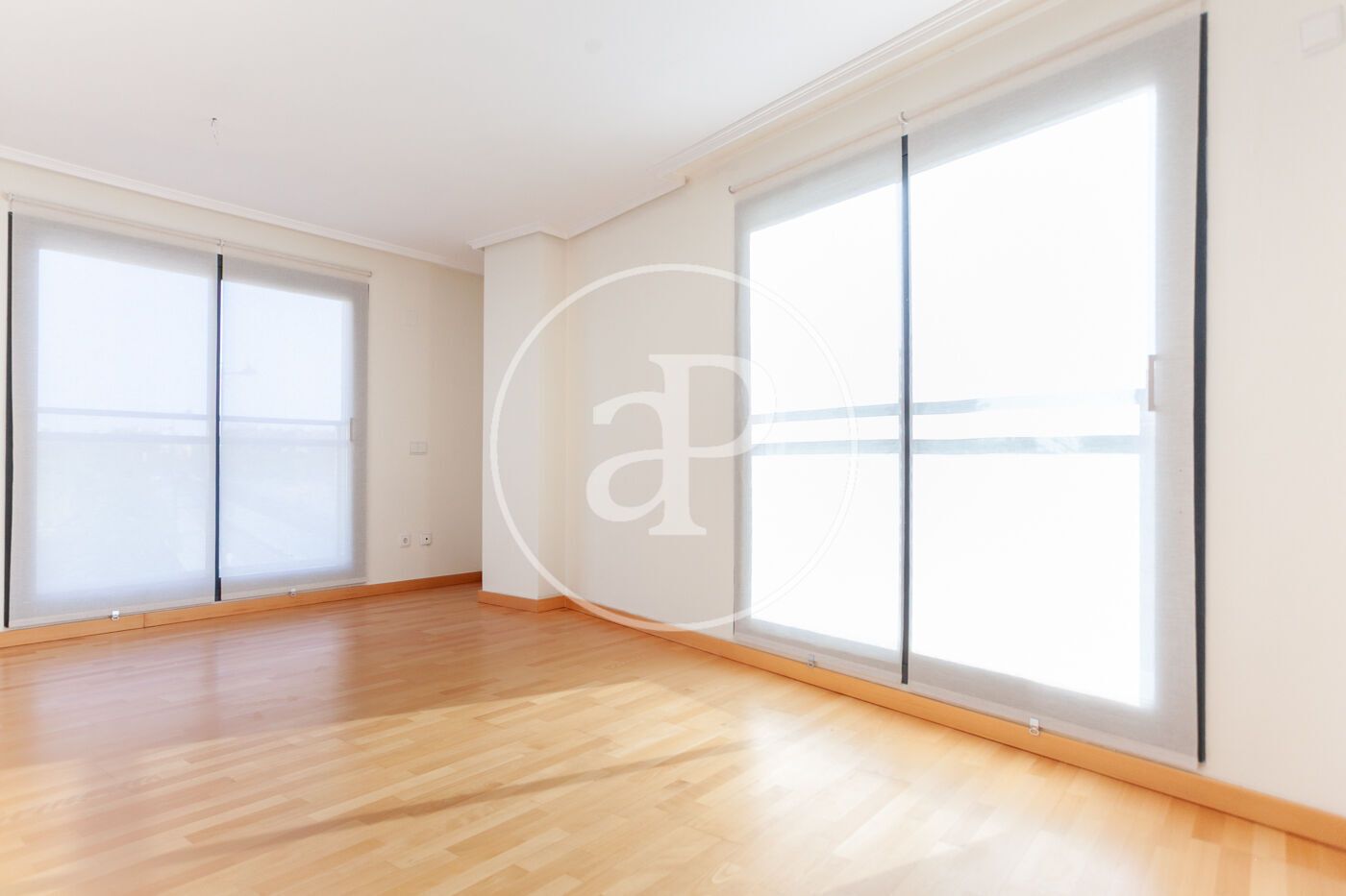 Habitación de Piso de alquiler en  Valencia Capital con Aire acondicionado, Calefacción y Terraza