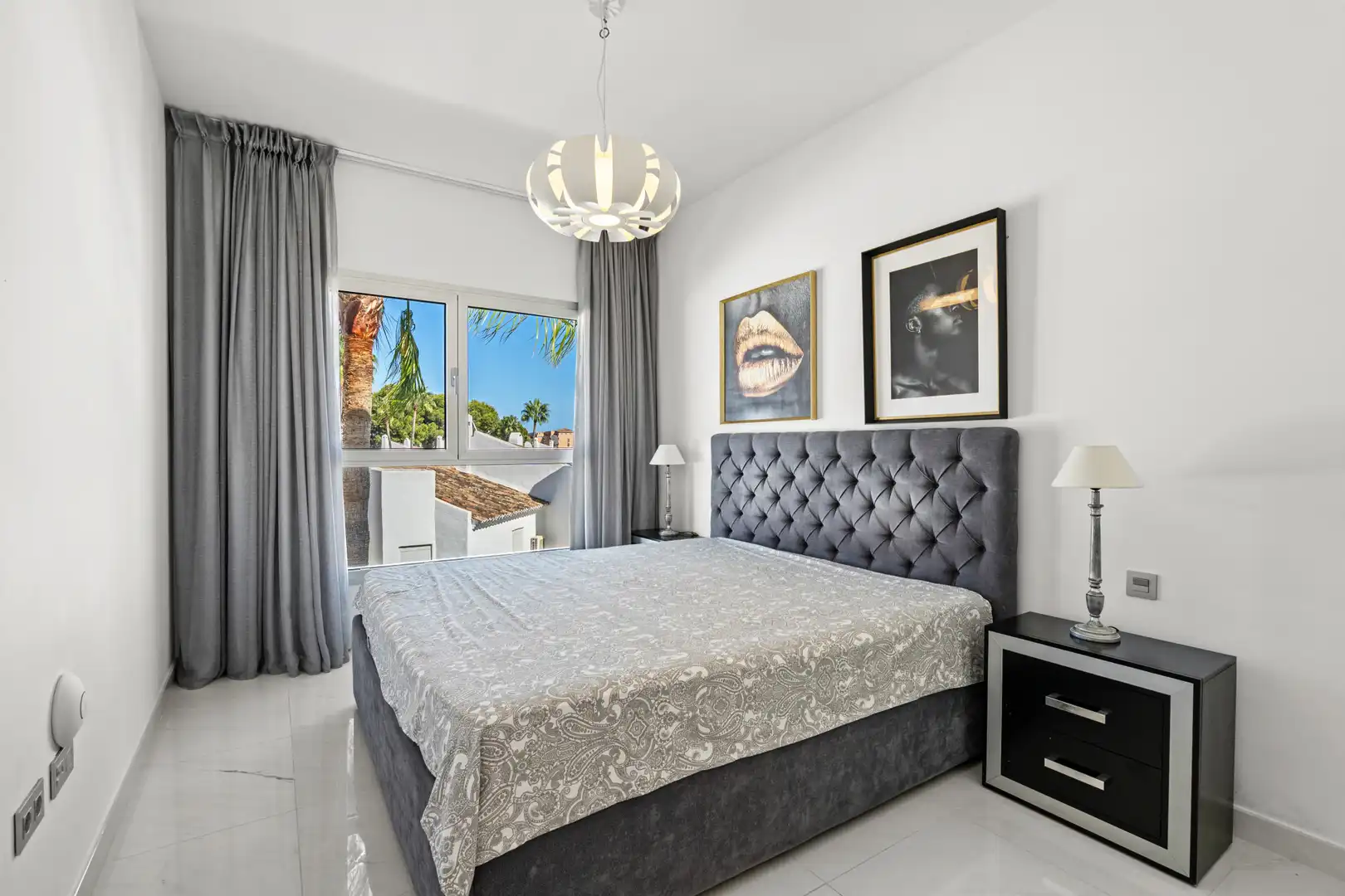 Habitación de Ático de alquiler en Estepona con Aire acondicionado, Terraza y Piscina