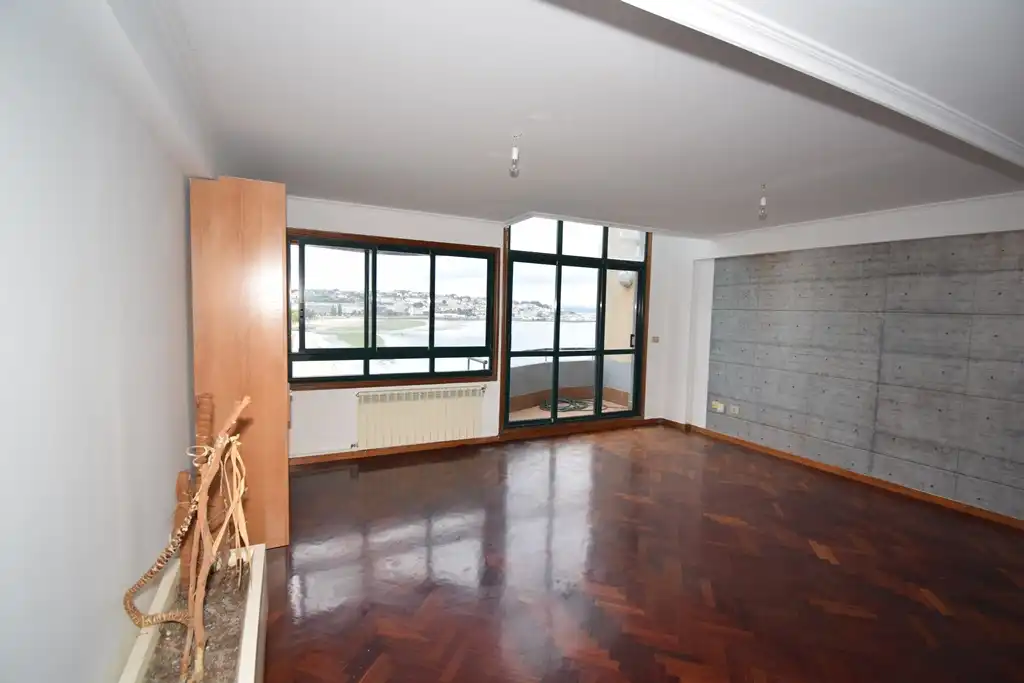 Living room of Detached homes for sale in Sada (A Coruña)  with Heating, Parquet flooring and Oven