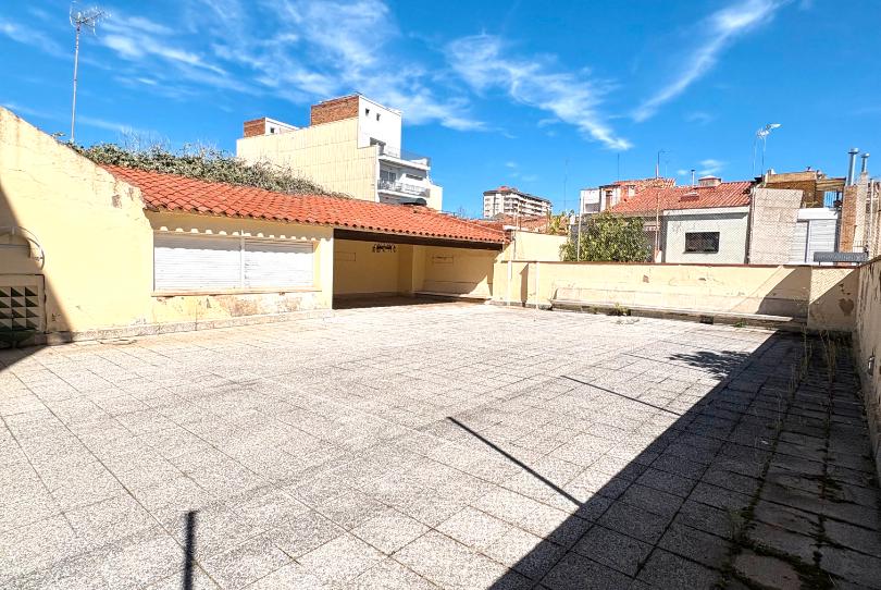 Photo 1 of Flat for sale in Carrer del Pantà, Barri del Centre, Barcelona