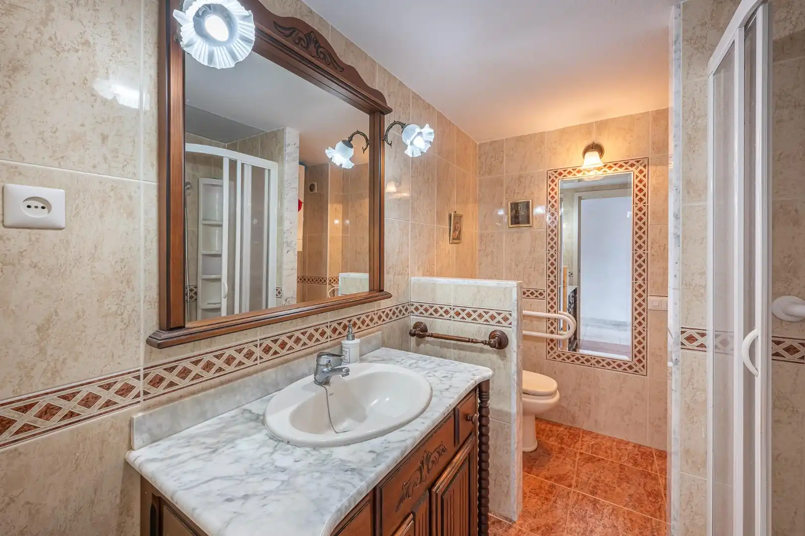 Bany de Apartament en venda en Fuengirola amb Aire condicionat, Calefacció i Jardí privat