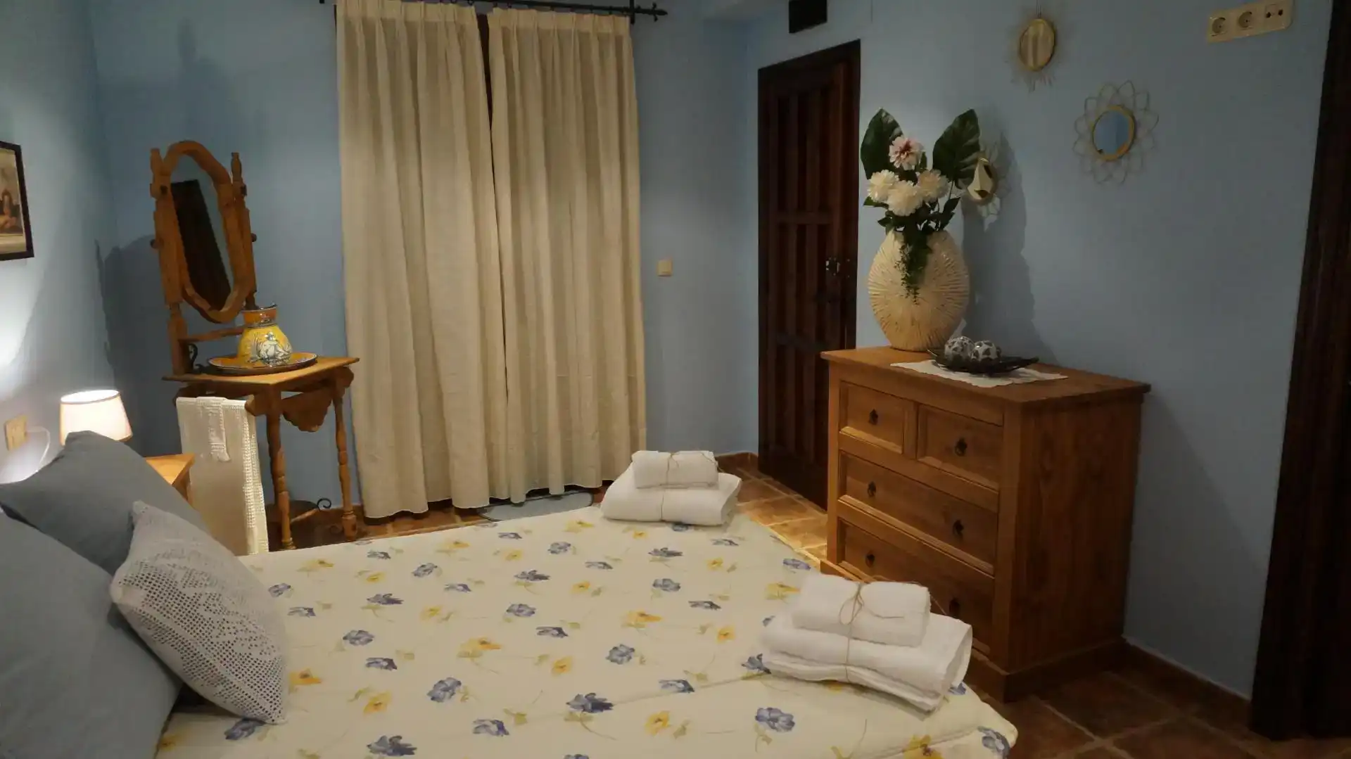 Dormitori de Casa adosada en venda en Valverde del Fresno amb Aire condicionat i Balcó