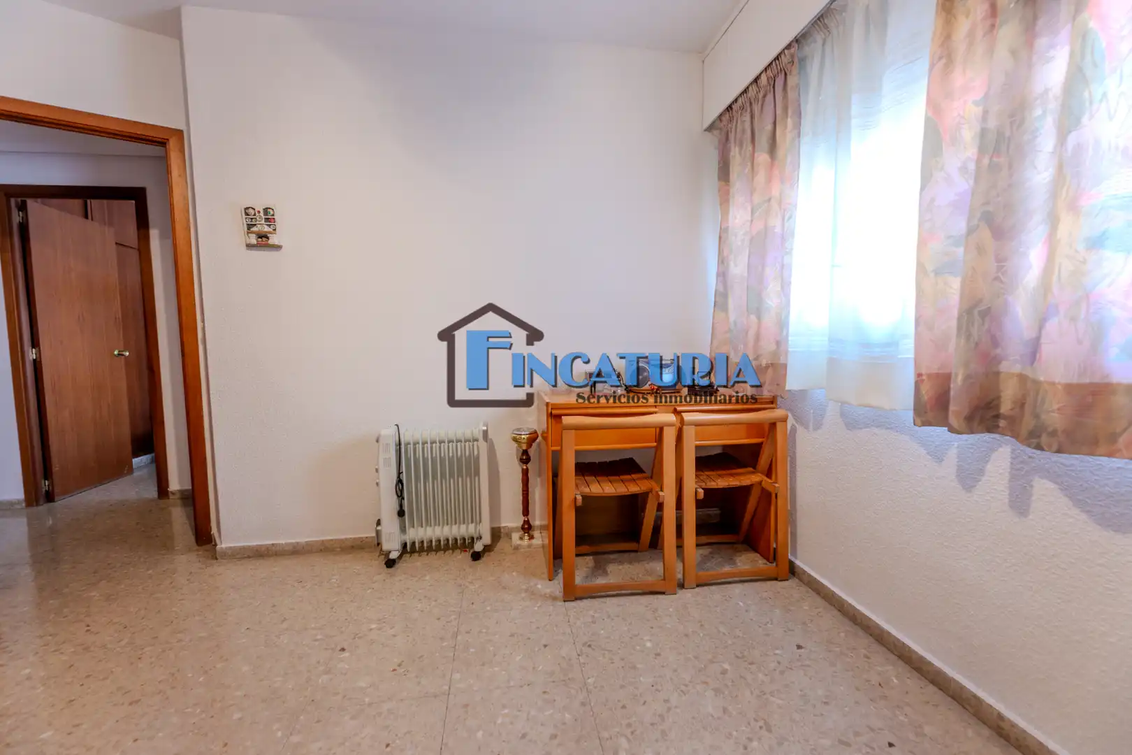 Wohnung zum Verkauf in Mislata mit Klimaanlage, Abstellraum und Balkon