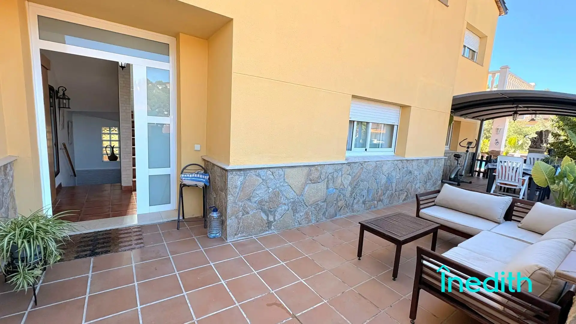 Terrassa de Casa o xalet en venda en Cunit amb Aire condicionat, Calefacció i Jardí privat