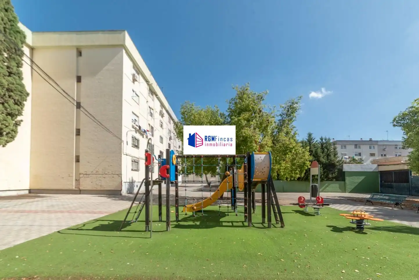 Vista exterior de Piso en venta en Sevilla