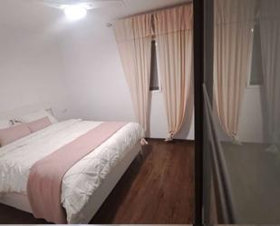 Bedroom of Flat to share in  Sevilla Capital  with Air Conditioner and Terrace