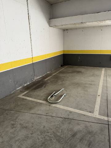 Garaje en Alquiler en Calle Cudillero, 31 en Centro Comercial - Hospital