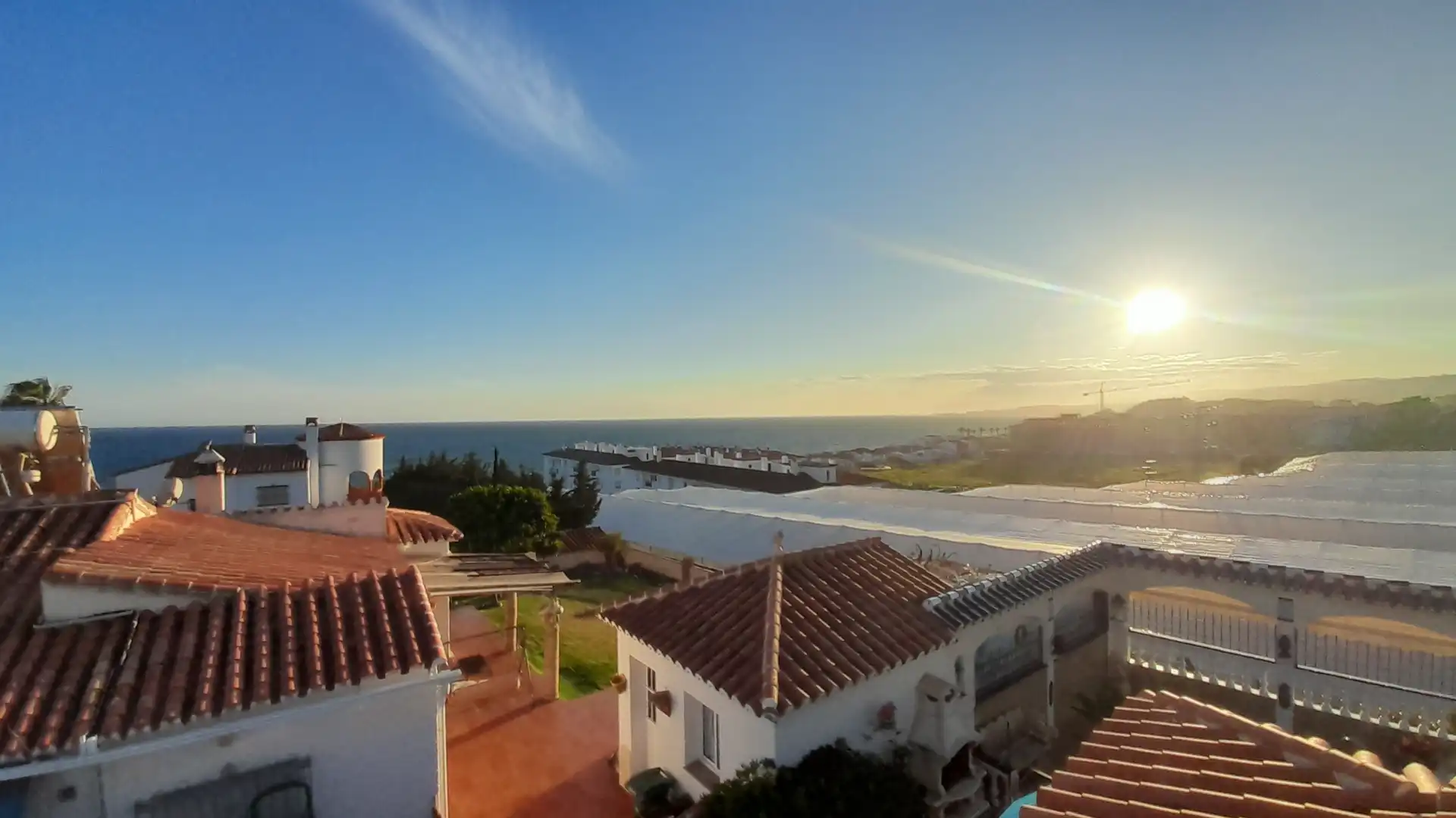 Vista exterior de Casa o xalet en venda en Vélez-Málaga amb Aire condicionat, Calefacció i Jardí privat