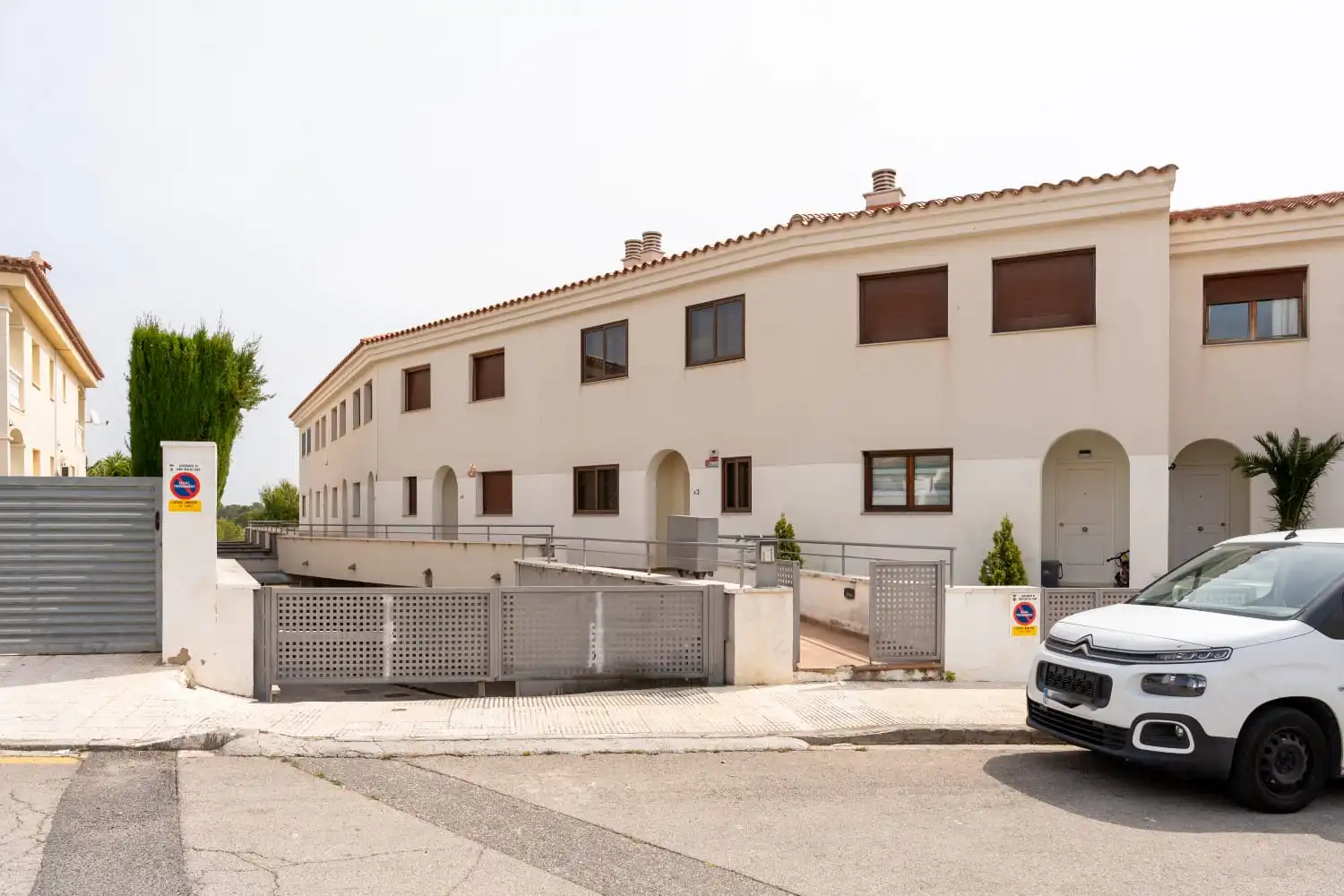 Vista exterior de Casa adosada en venta en Mont-roig del Camp con Aire acondicionado, Jardín privado y Terraza