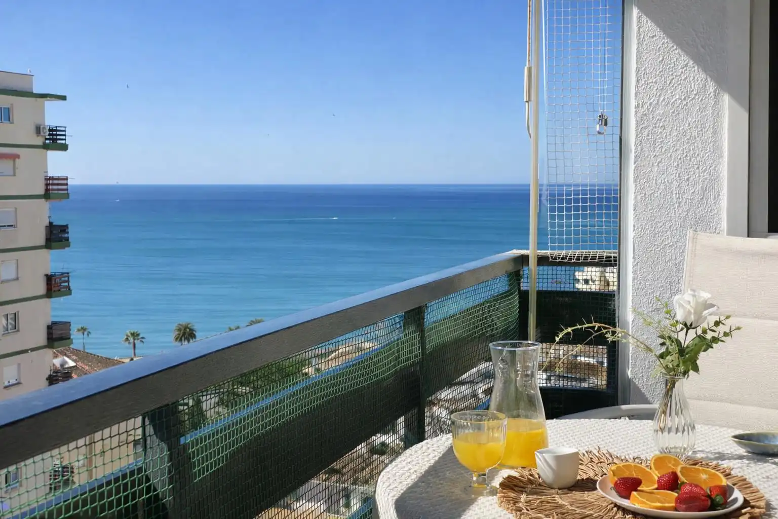 Terraza de Piso en venta en Benalmádena con Terraza, Amueblado y Piscina comunitaria